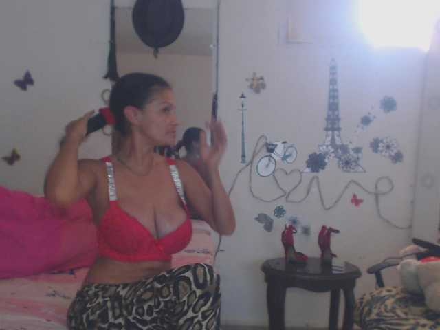 flacapaola11's BongaCams show and profile