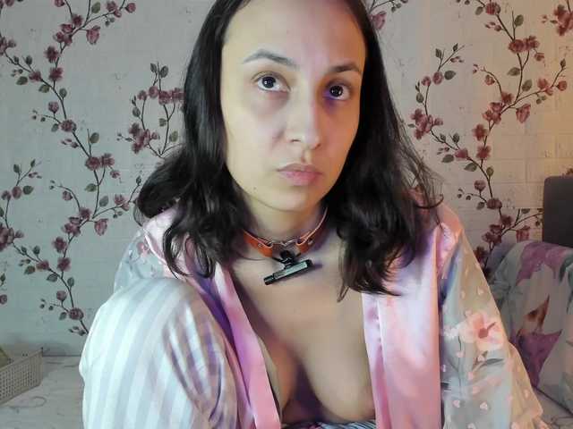 ReginaShine's BongaCams show and profile