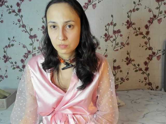 ReginaShine's BongaCams show and profile