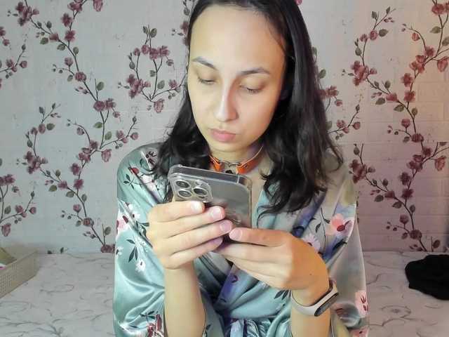 ReginaShine's BongaCams show and profile