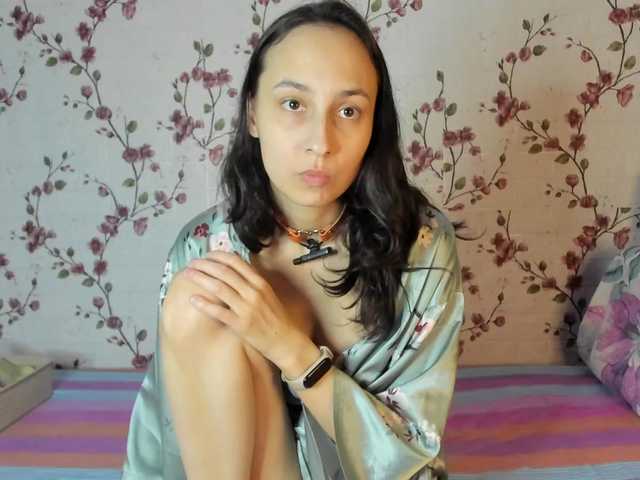 ReginaShine's BongaCams show and profile