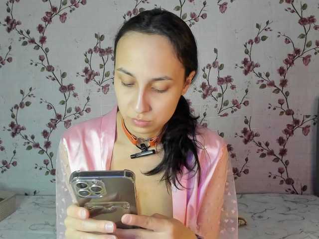 ReginaShine's BongaCams show and profile