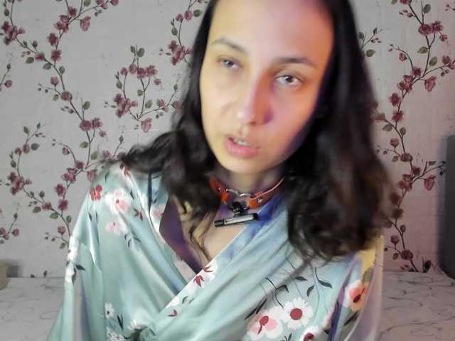 ReginaShine's BongaCams show and profile