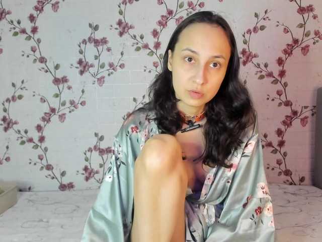 ReginaShine's BongaCams show and profile