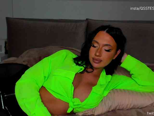 qsstess Live Webcam on BongaCams