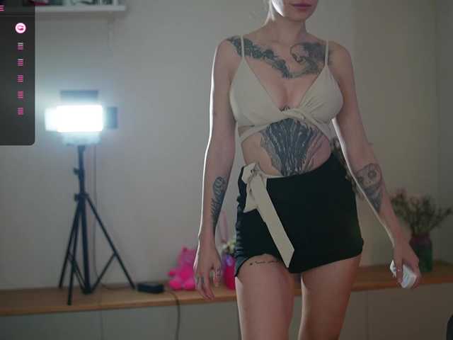 mel-collins's BongaCams show and profile