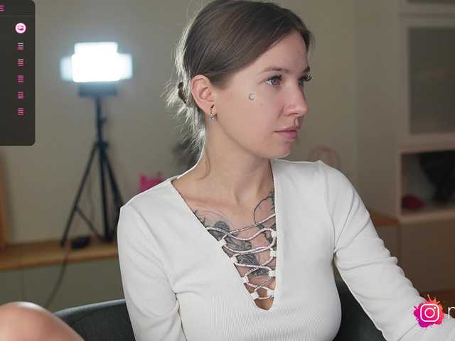 mel-collins's BongaCams show and profile