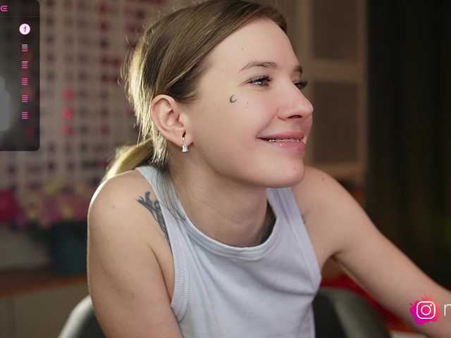 mel-collins's BongaCams show and profile