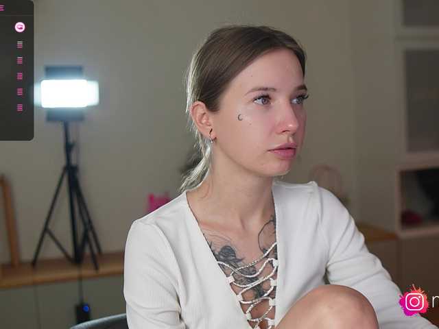 mel-collins's BongaCams show and profile