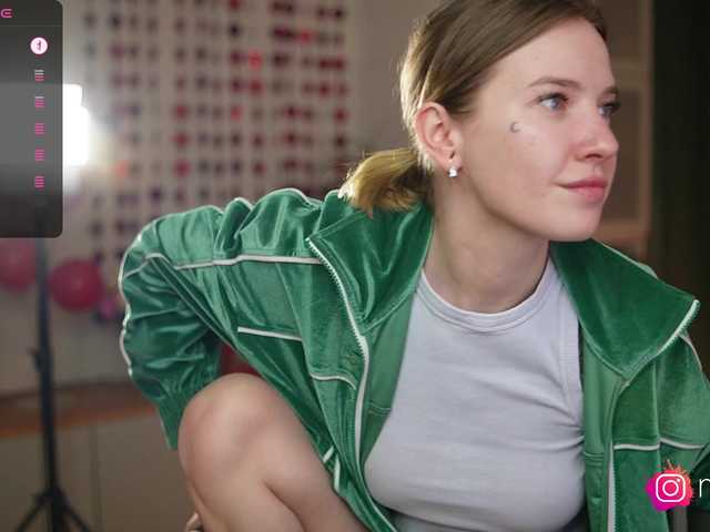 mel-collins's BongaCams show and profile