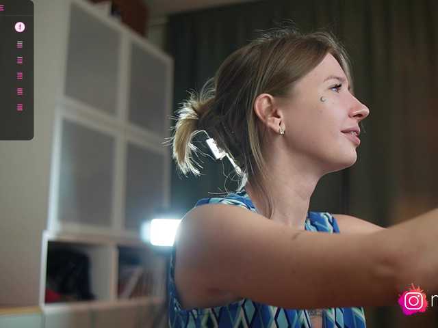 mel-collins's BongaCams show and profile