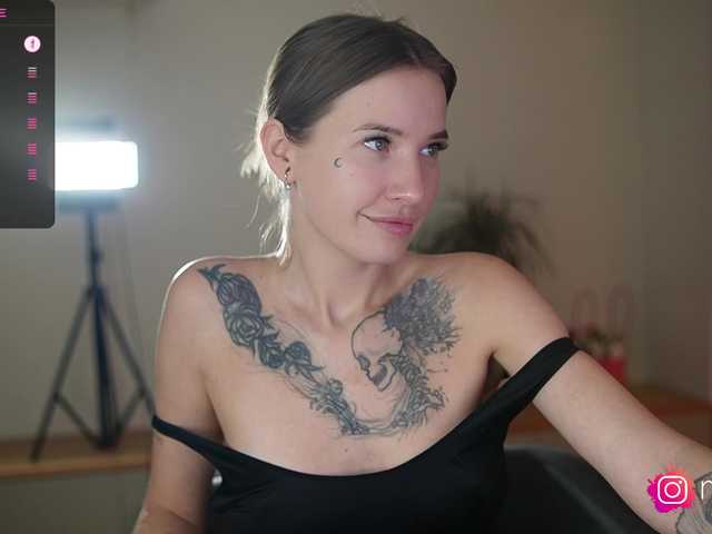 mel-collins's BongaCams show and profile