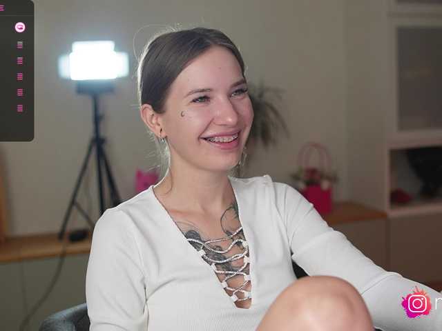 mel-collins's BongaCams show and profile