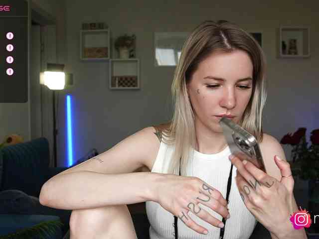 mel-collins webcam