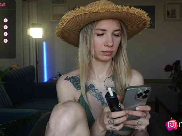 mel-collins webcam