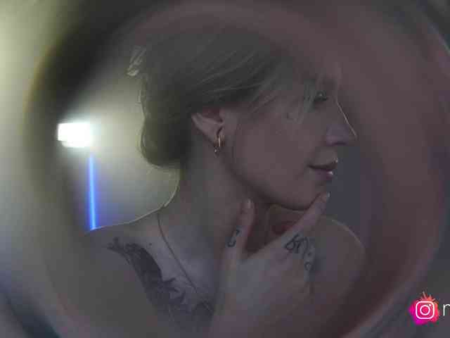 mel-collins webcam