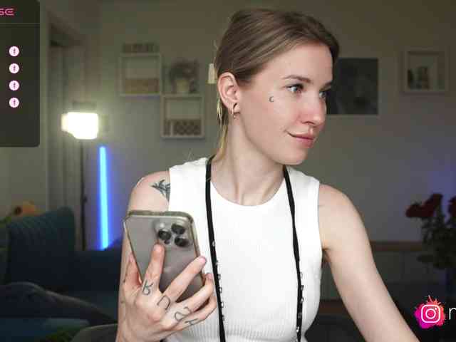mel-collins webcam