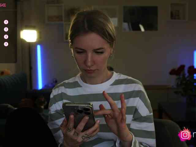 mel-collins webcam