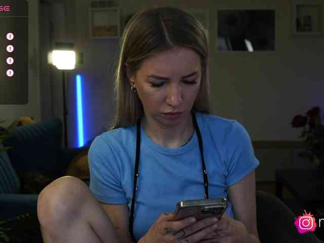 mel-collins webcam