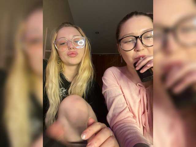 CutieMolly's BongaCams show and profile