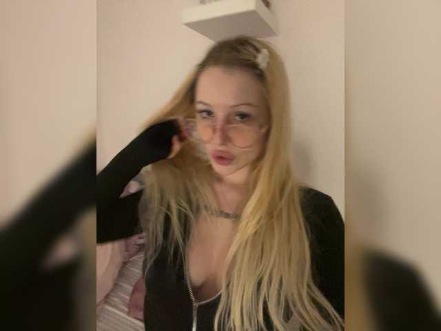 Babyblonde webcam