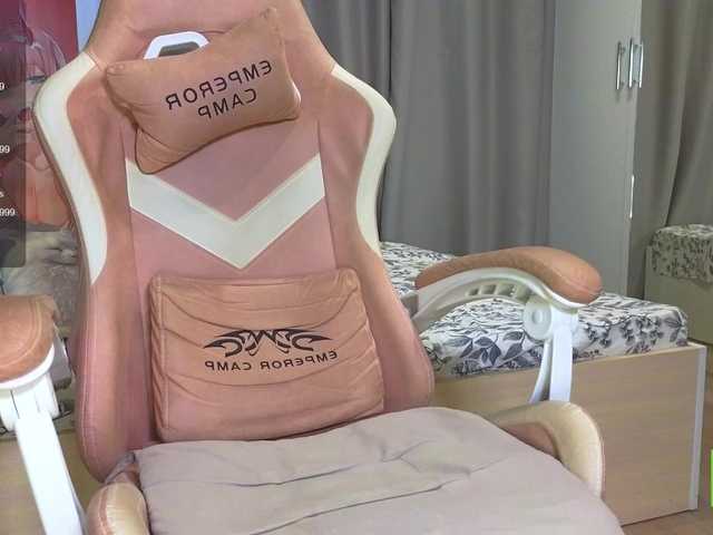 CaseyLaBow's BongaCams show and profile