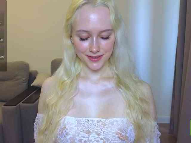CaseyLaBow webcam