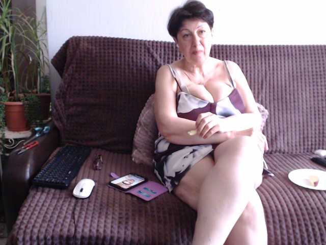 nina-ricci live sex show