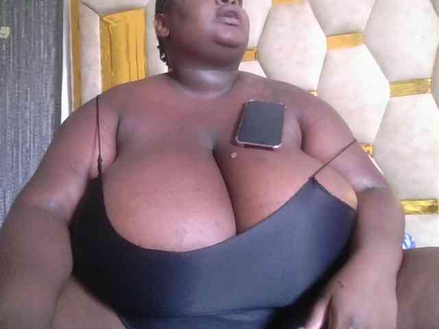 bigtittymama45 webcam