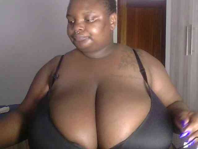 bigtittymama45 webcam