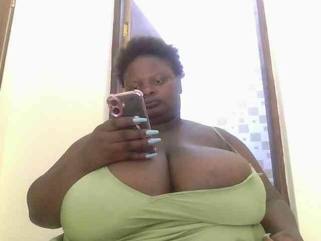 bigtittymama45 webcam