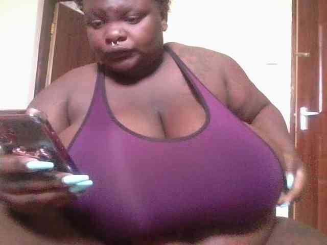 bigtittymama45 webcam
