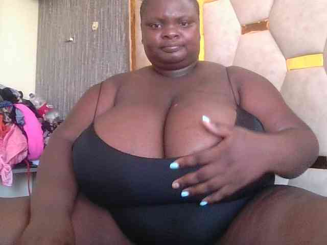 bigtittymama45 webcam