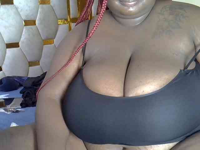 bigtittymama45 webcam