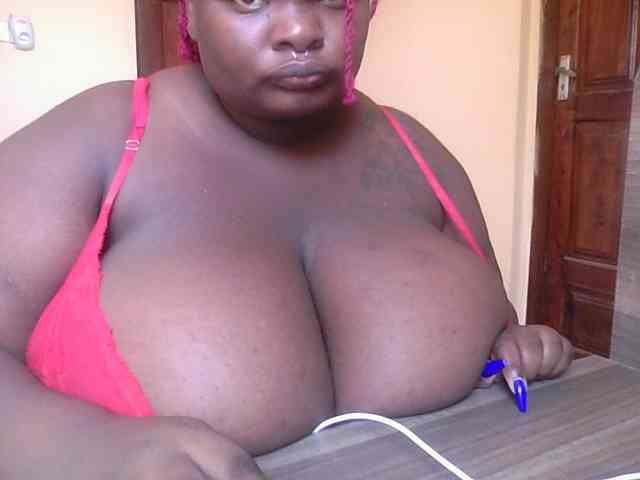 bigtittymama45 webcam