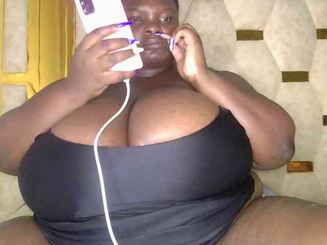 bigtittymama45 webcam