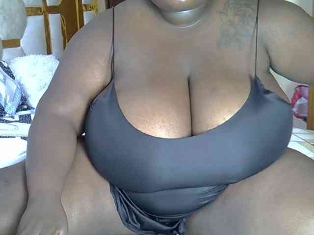 bigtittymama45 webcam