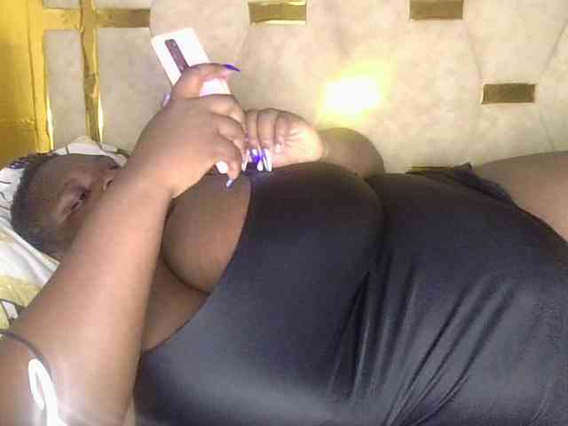 bigtittymama45 webcam