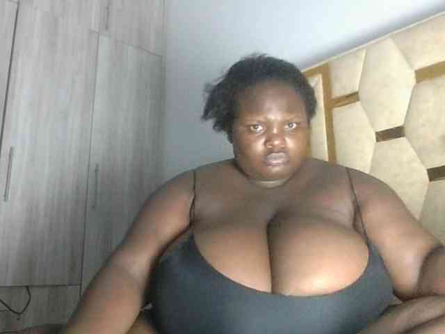 bigtittymama45 webcam