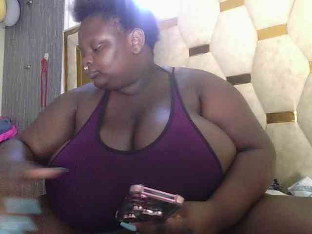 bigtittymama45 webcam