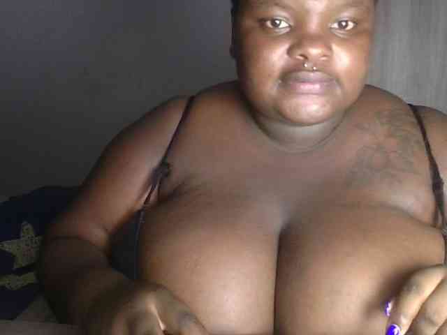 bigtittymama45 webcam