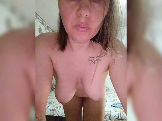 Alisa-33's BongaCams show and profile