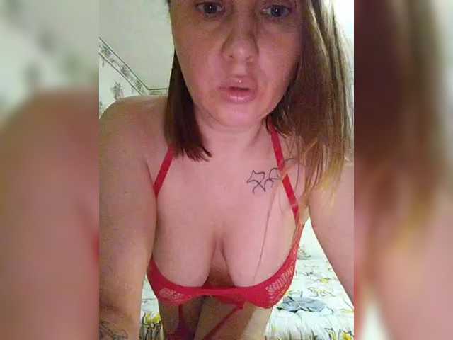 Alisa-33's BongaCams show and profile