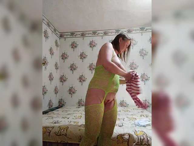 Alisa-33's BongaCams show and profile