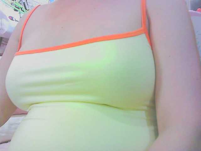 le modèle KeepmepregO est en webcam porno dans un show sur le site bongacams, il possède les tags suivants: Asian,Brunette,Trimmed