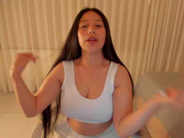 kiaraowen1 webcam