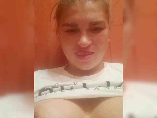 Suzka007 webcam