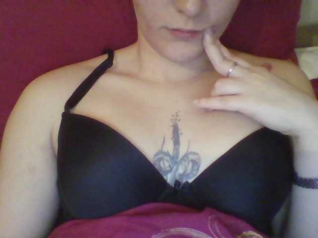 Emaprincessa Live Cam on BongaCams and RICams