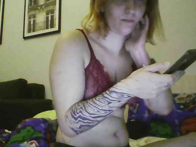 Hotredhead01 webcam