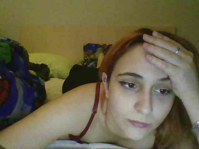 Hotredhead01 webcam